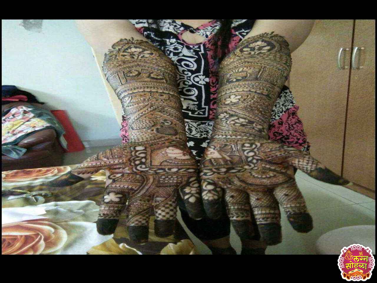 Sisters mehendi artist